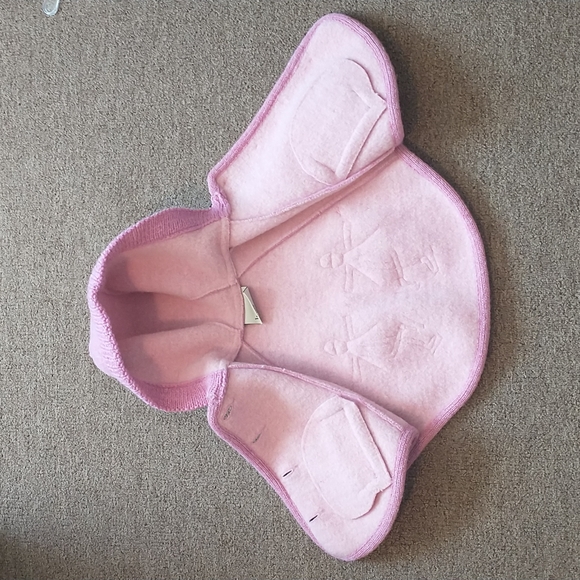 🚫 SOLD 2T - 3T Isabella G. Made in Austria Wool Hooded Pink Buttoned Cape - Picture 13 of 14